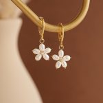 Daisy Pearl Earrings